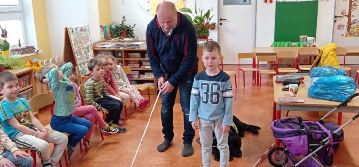 Nevšední setkání s nevidomým panem Holbou a jeho asistenčním psem Ami